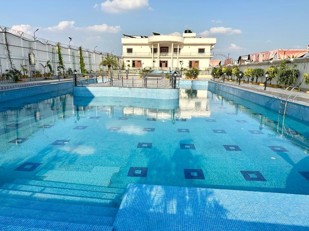 Royal Heritage Hotel & Resort Ayodhya Exteriér fotografie
