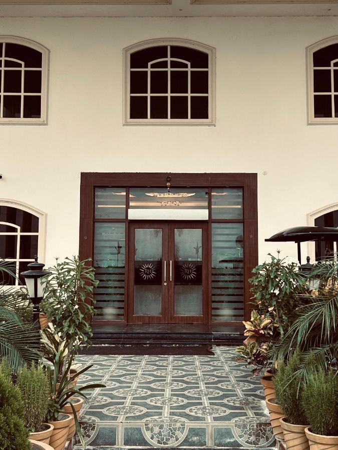 Royal Heritage Hotel & Resort Ayodhya Exteriér fotografie